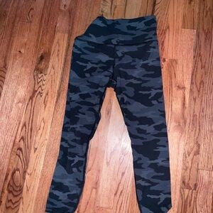 Athleta Kids Black and Gray Camouflage Leggings